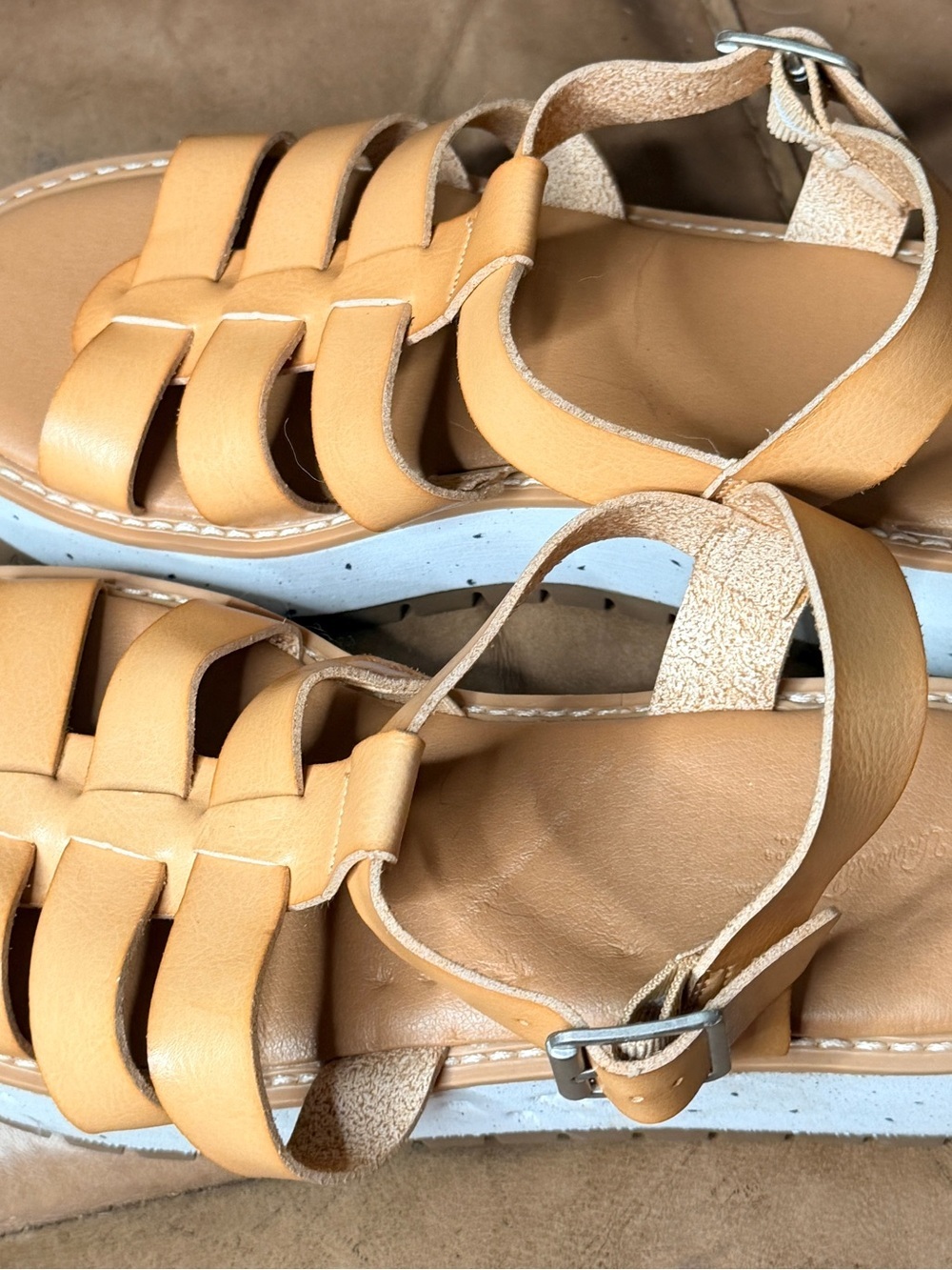 Universal Threads Sandals - Picture 4 of 6